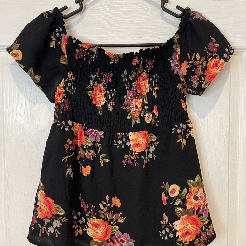 Monteau Black Floral Smocked Peasant Top – Size M (Fits S/M)